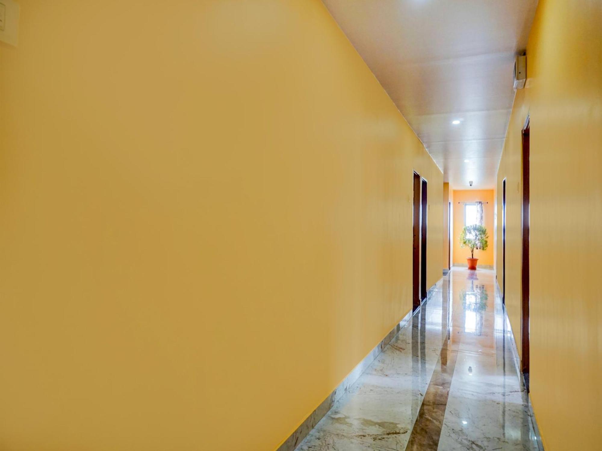 Spot On Hotel Shree Samarth Lodging Kolhapur Exterior photo