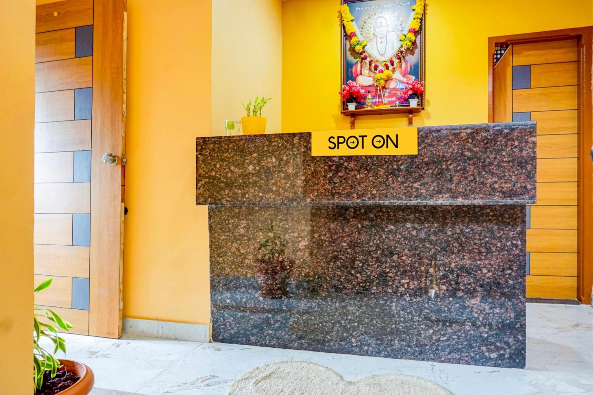 Spot On Hotel Shree Samarth Lodging Kolhapur Exterior photo